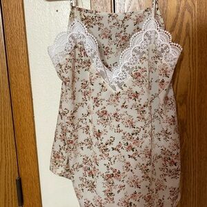 SHEIN cami tank. Floral pattern with lace